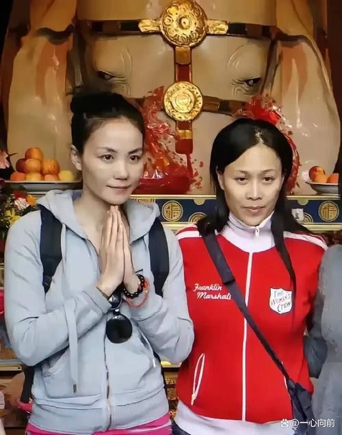 那英刘德华罕见同框，冻龄秘诀是什么？