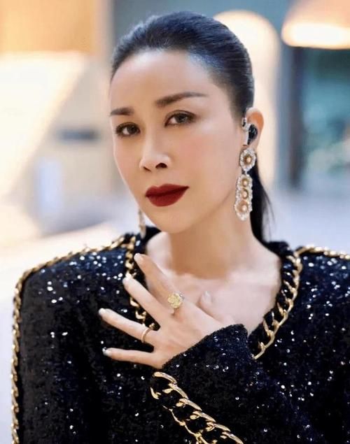 那英原名叫什么名字她的本名背后有什么故事