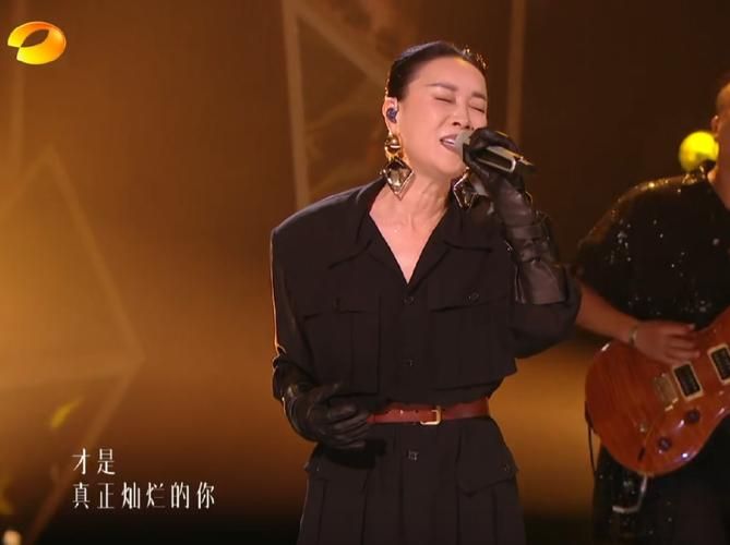 那英台湾演唱会震撼开唱 经典金曲引全场大合唱