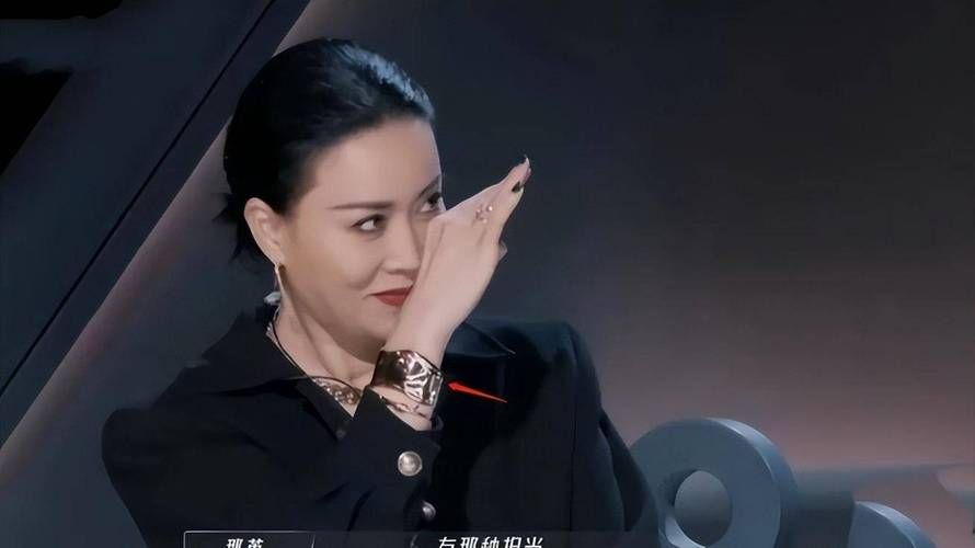 那英后台与粉丝互动 暖心举动感动全场