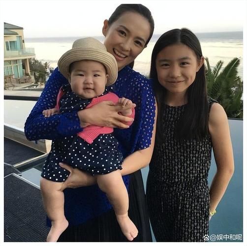 那英和女儿同框亮相母女俩长得太像了