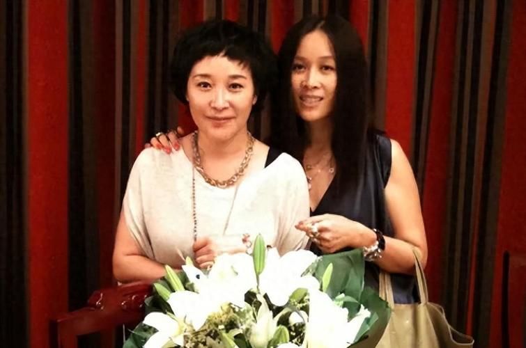 那英和姐姐那辛罕见同框姐妹感情令人羡慕