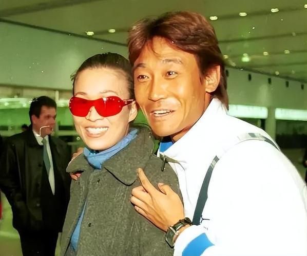 那英和高峰的儿子现状如何父母离婚后的生活