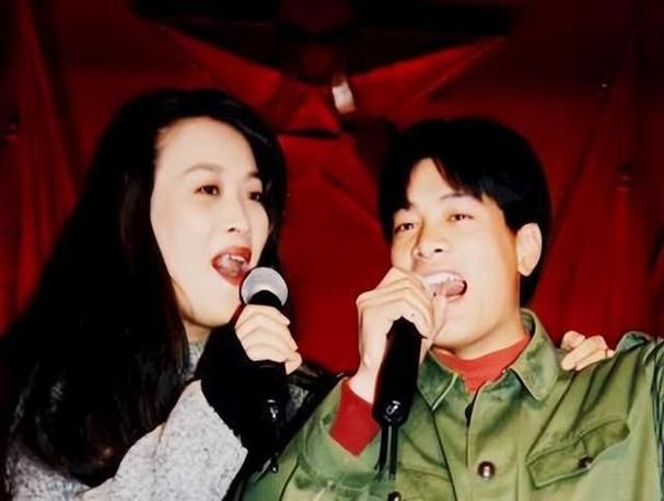 那英和高峰的儿子现状如何父母离婚后的生活