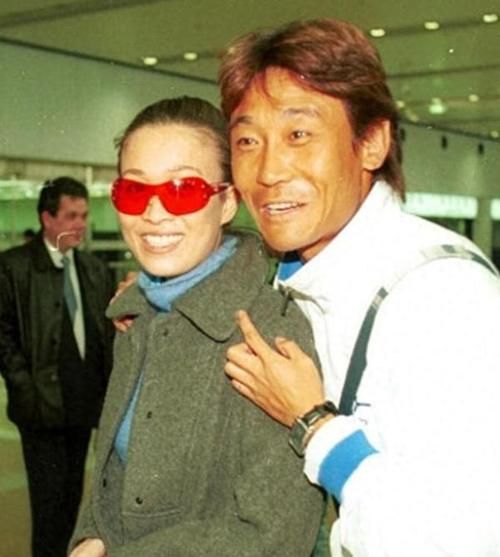 那英和高峰的孩子跟谁生活 离婚后子女抚养权归谁