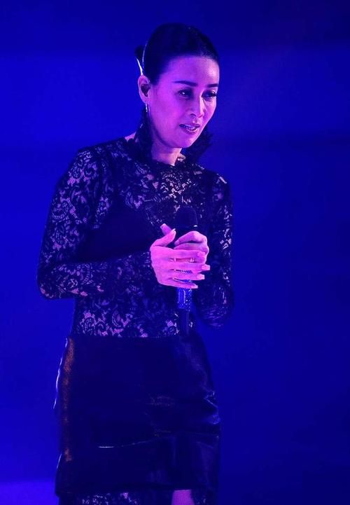 那英在辽宁朝阳经历分享 她的音乐之路从这里开始