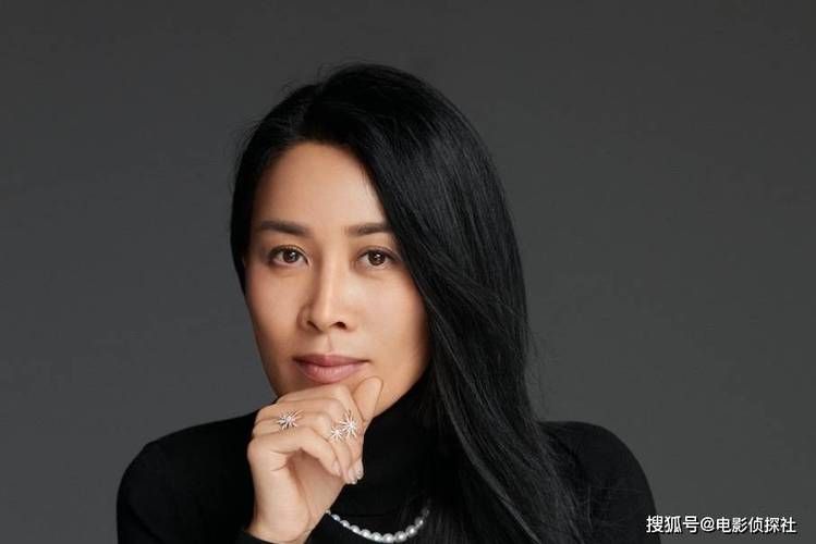 那英多少岁了今年 揭秘天后真实年龄与保养秘诀