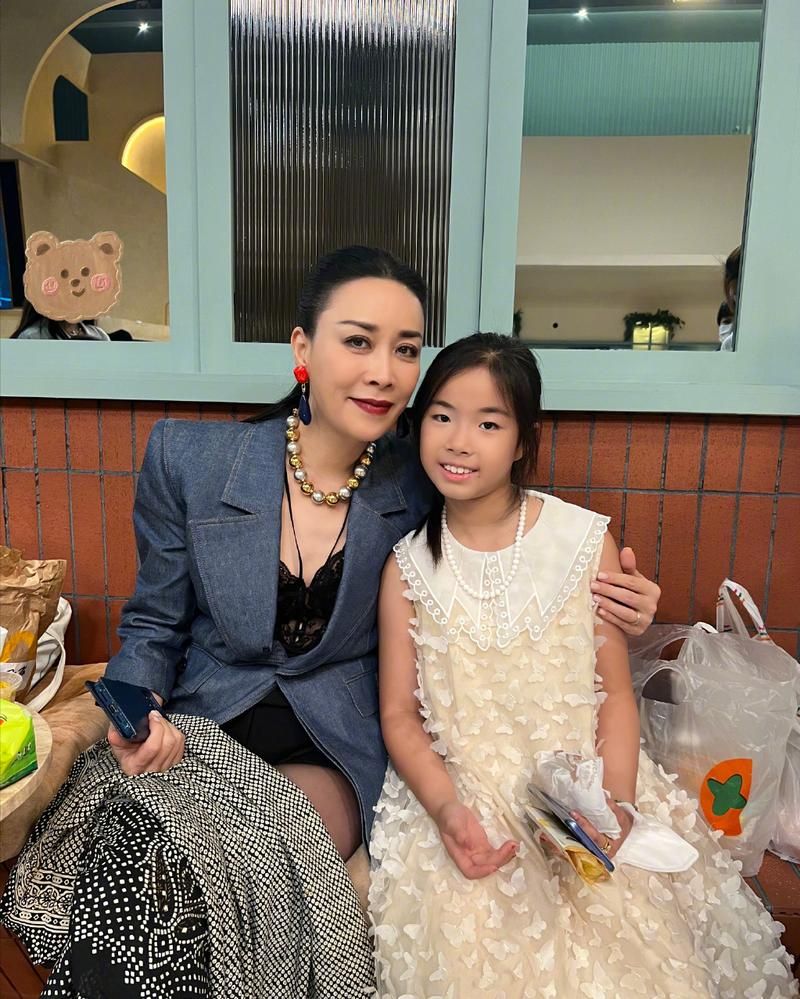 那英女儿多大现在长什么样近照曝光