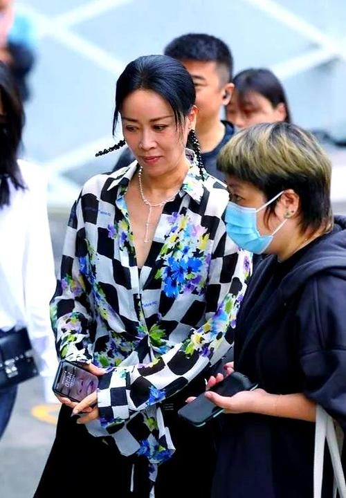 那英好多岁了揭秘她的真实年龄和保养秘诀