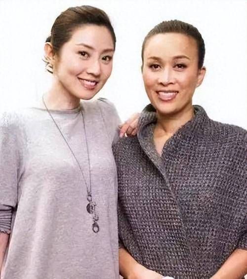 那英姐姐年轻照片曝光 姐妹颜值对比太惊人