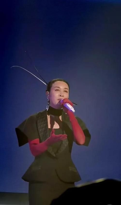 那英征服mv造型解析 每一套都美到犯规