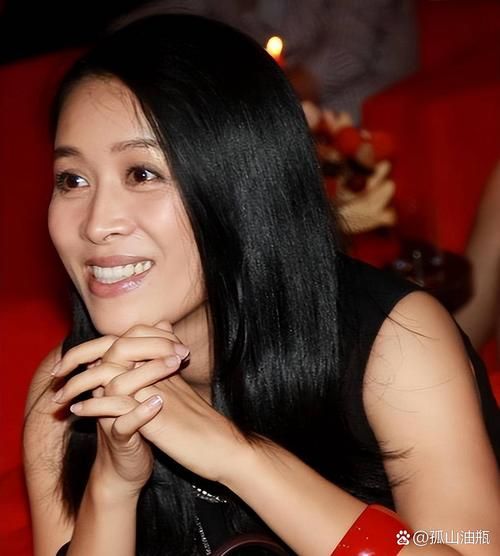 那英性冷淡传闻背后 明星婚姻压力有多大