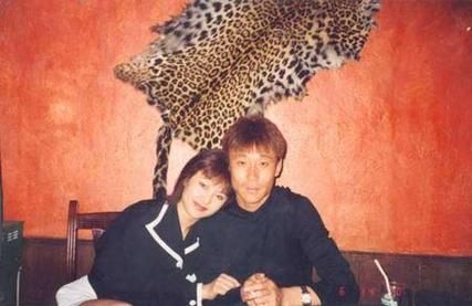 那英戒指事件细节解析 网友看法两极分化