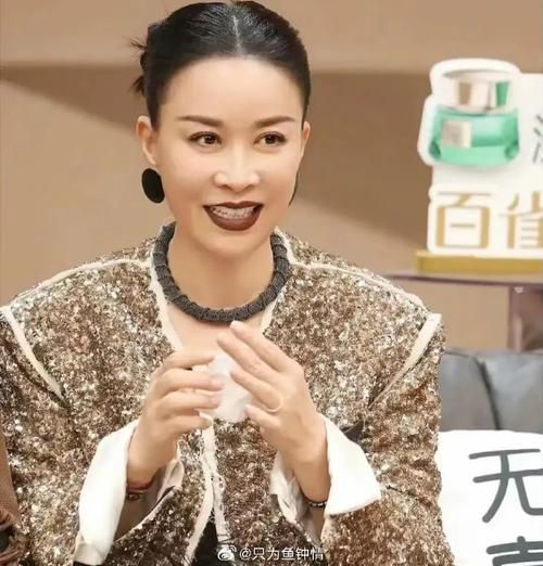 那英戒指曝光引热议 网友直呼太抢眼