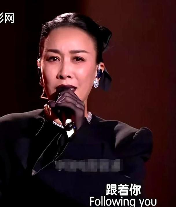 那英戒指曝光引热议 网友直呼太抢眼