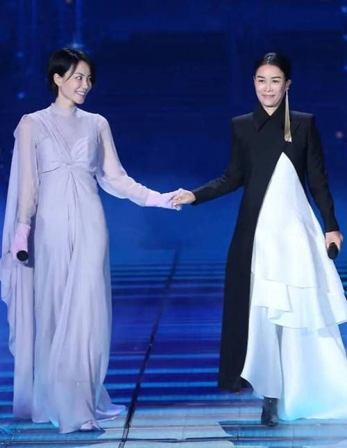 那英春晚表演获赞实力唱将风采依旧