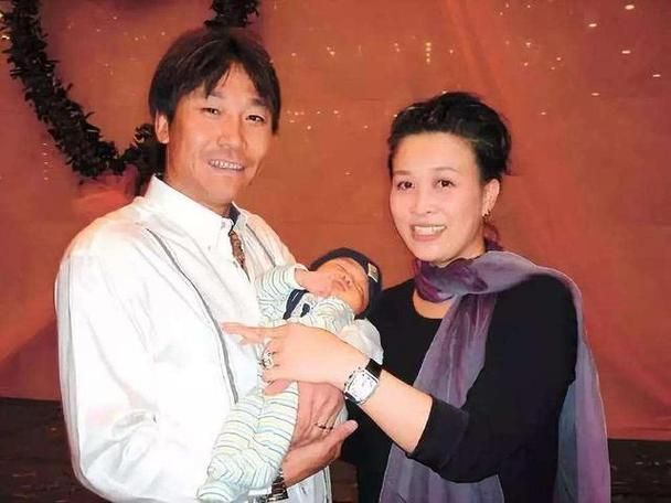 那英有几个孩子 揭秘天后家庭生活