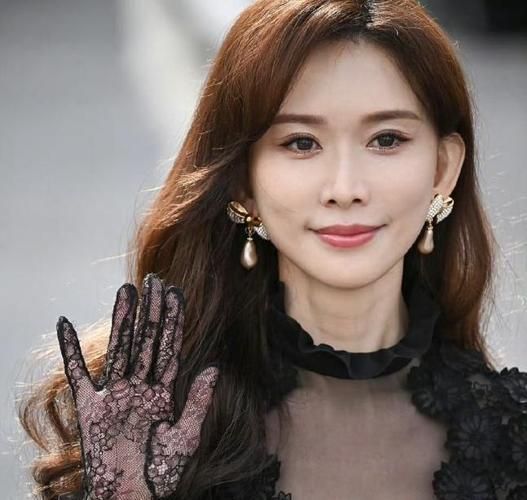 那英林志玲同框比美谁的气质更胜一筹