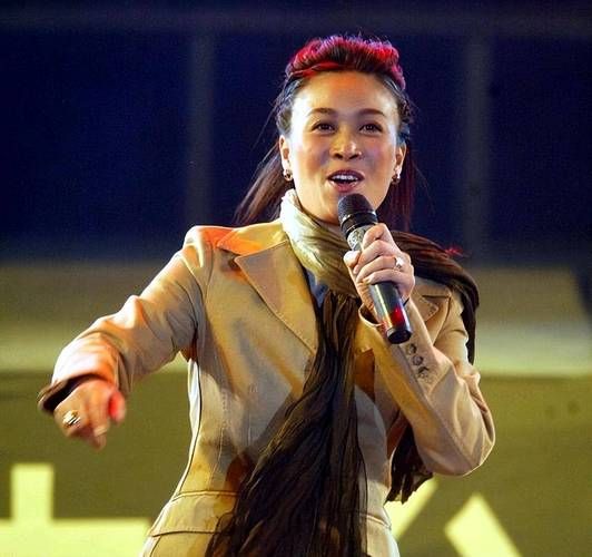 那英梁博合唱实力碾压 现场观众掌声不断