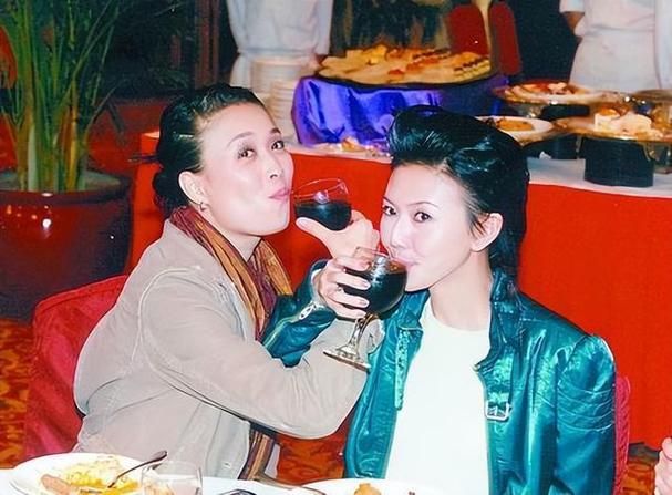 那英父亲与溥仪同框照 珍贵影像首次曝光