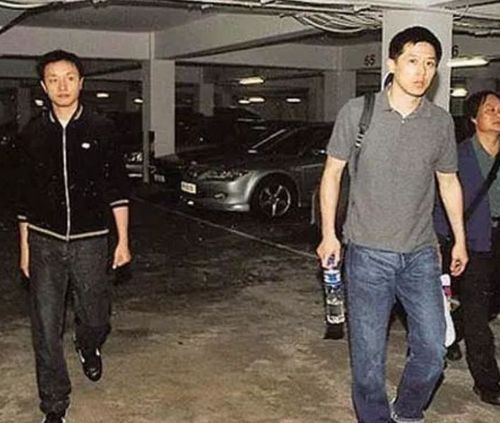 那英父亲与溥仪同框照 珍贵影像首次曝光