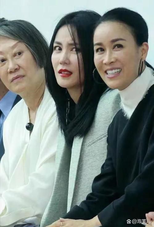 那英王菲关系如何从竞争对手变成好姐妹