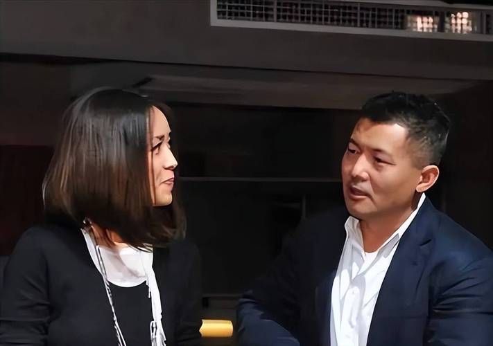 那英现任老公近照曝光夫妻俩生活幸福甜蜜
