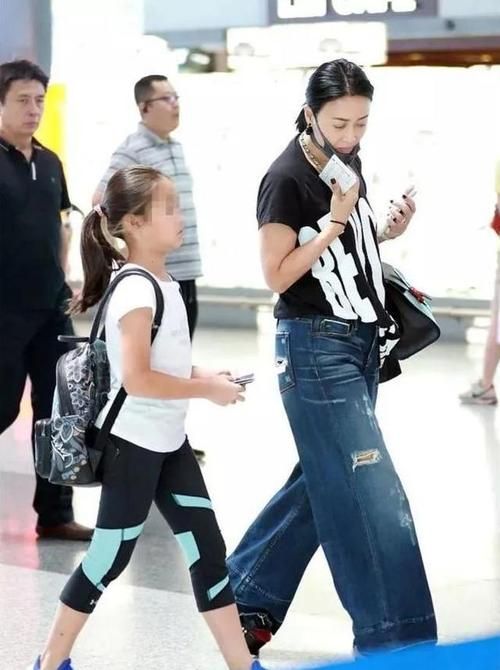 那英的女儿叫什么名字 揭秘天后家庭生活