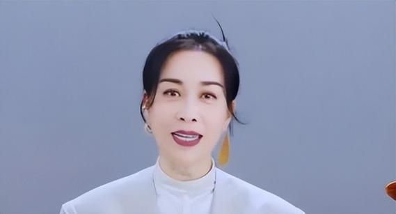 那英短发怎么剪好看发型师教你同款打理技巧