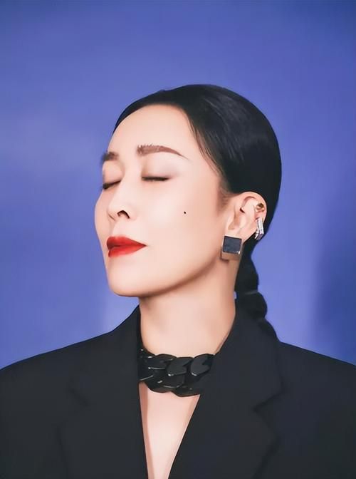 那英简介及简历她的成名历程与代表作品盘点