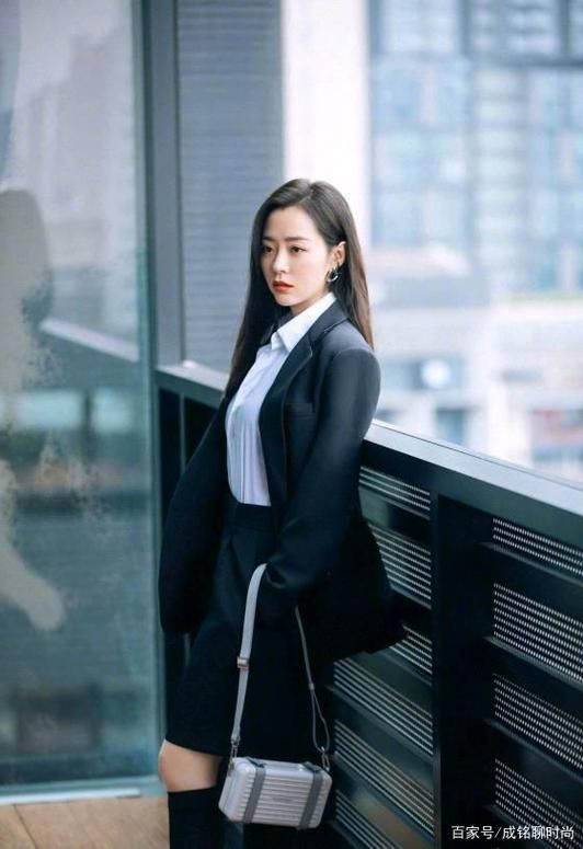 那英评价张靓颖唱功进步明显两人早年恩怨被扒
