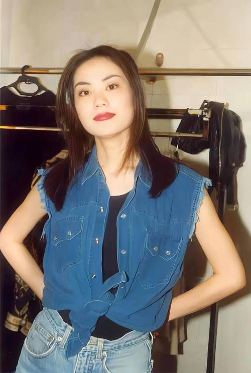 那英评价王菲演唱会 天后之间的惺惺相惜与欣赏