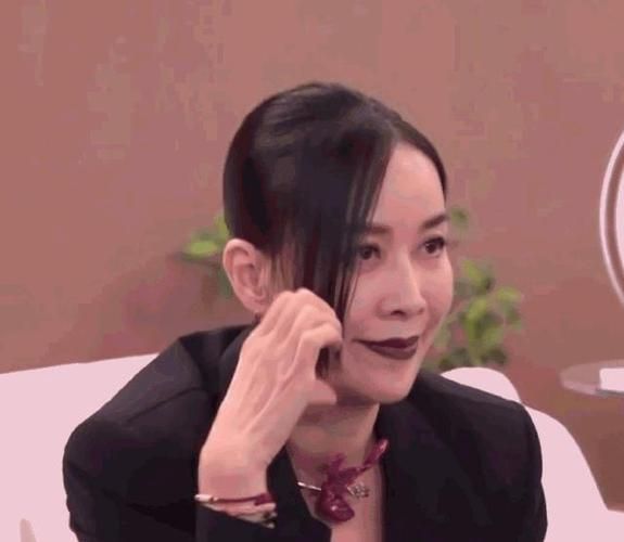 那英评价王菲演唱会 天后之间的惺惺相惜与欣赏