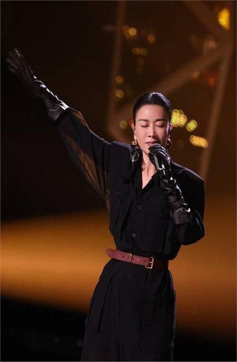 那英读音和实际发音有区别吗
