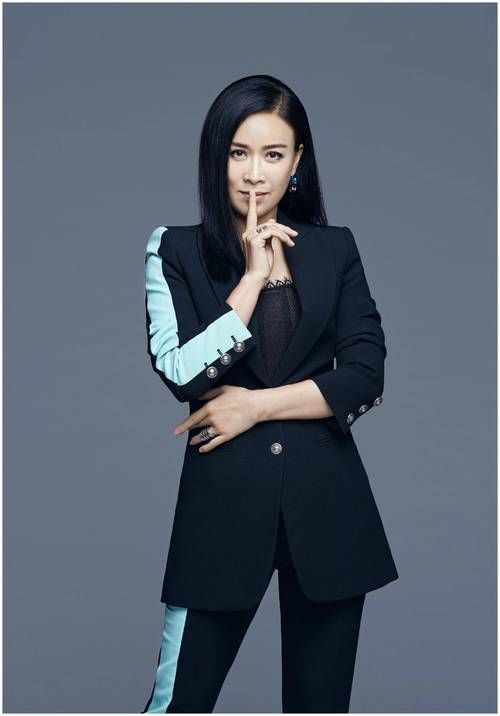 那英身材引热议50岁状态不输年轻女星