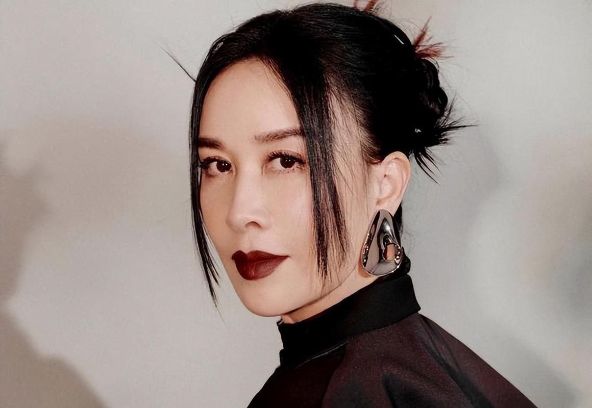 那英退出音乐圈引震动 业内人士分析行业现状