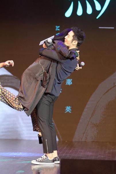 那英黄晓明早年合照曝光 原来他们早就认识