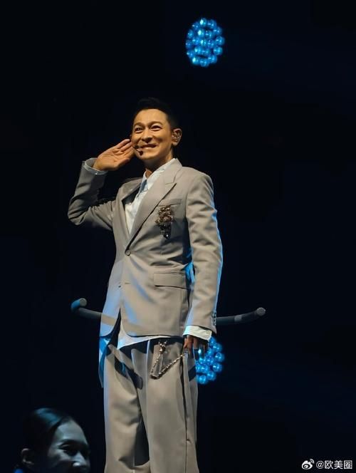 重温刘德华2010演唱会那些难忘的舞台表演