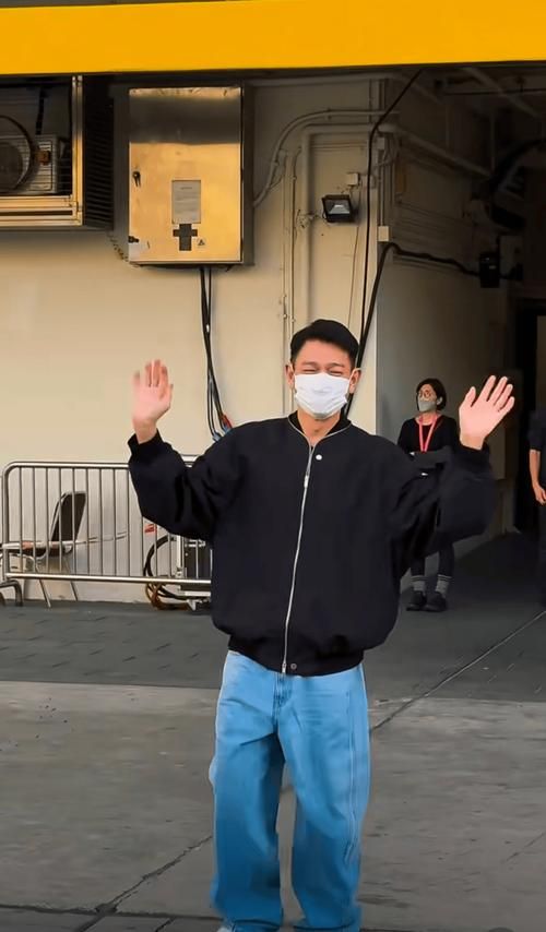 重磅！刘德华大姐神秘现身，背后故事令人好奇