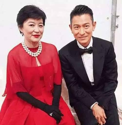 陈奕迅和那英谁厉害 两位歌坛天王的实力大比拼