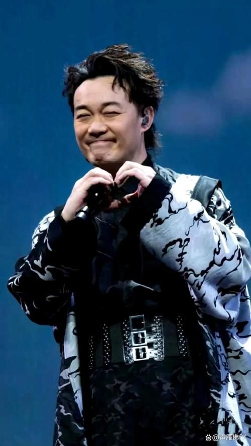 陈奕迅和那英谁厉害 两位歌坛天王的实力大比拼