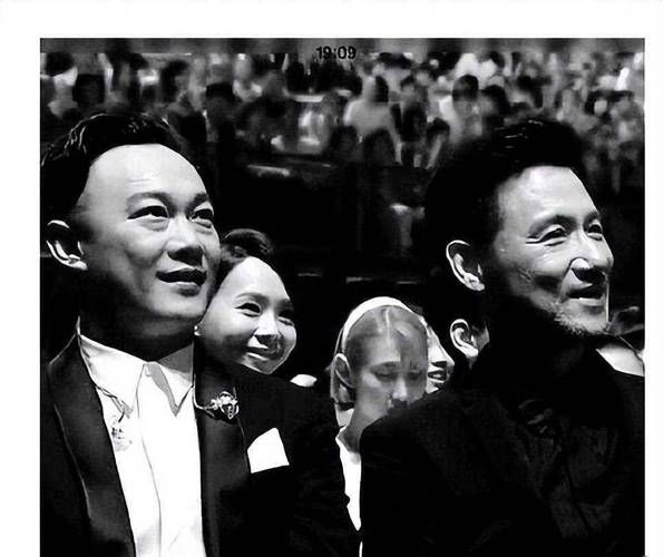 陈奕迅模仿张学友唱功对比谁更胜一筹