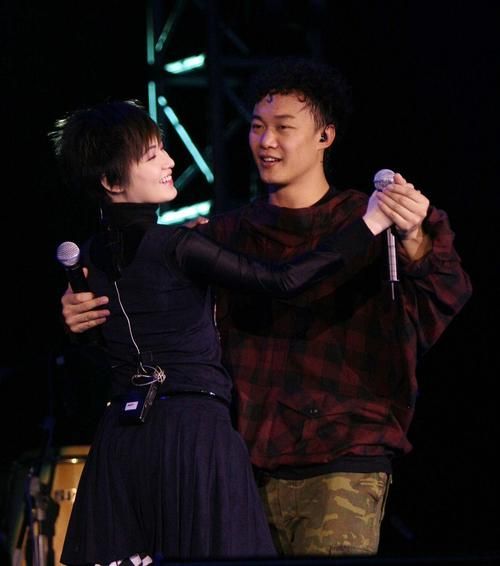 陈奕迅翻唱张学友歌曲对比原唱谁更好听