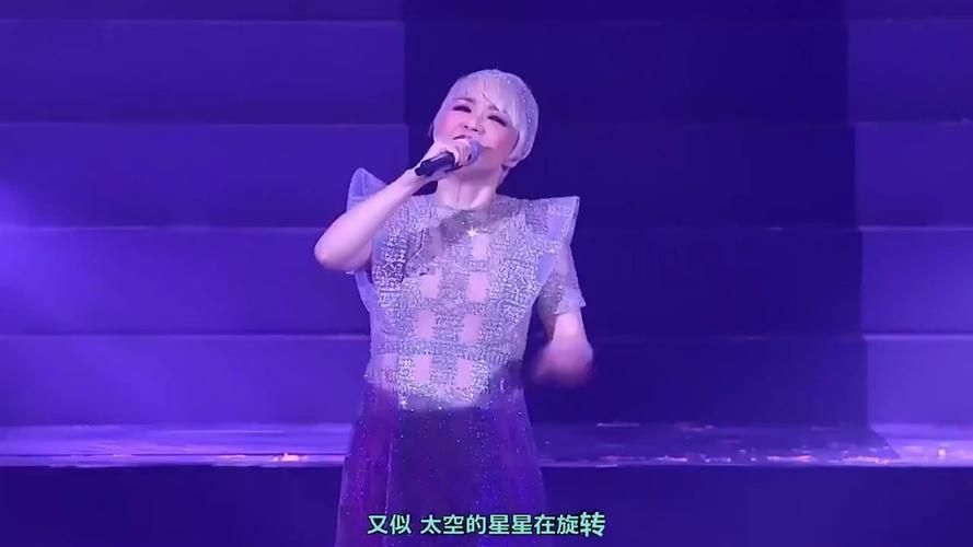 陈慧娴演唱会现场张学友突然登场引发尖叫