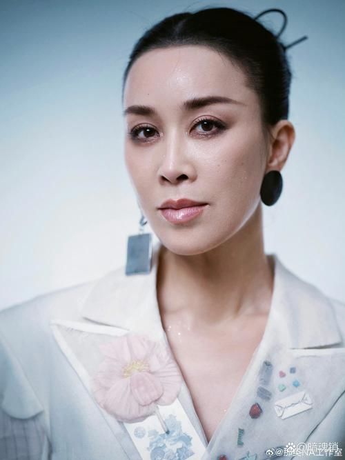 青青世界那英音乐风格与舞台造型亮点盘点