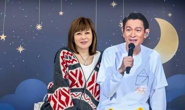 香港演唱会：关之琳低调支持刘德华！
