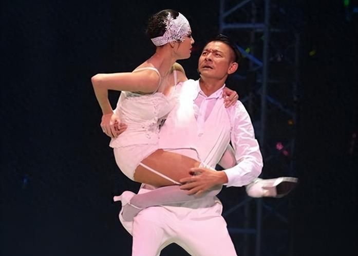 高圆圆刘德华合作跳舞视频曝光，幕后故事令人好奇