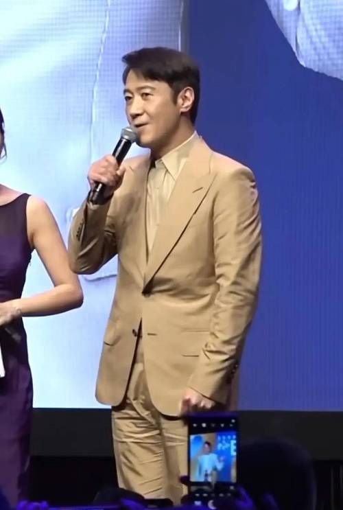 黎明与刘德华：谁的演艺生涯更辉煌更成功？