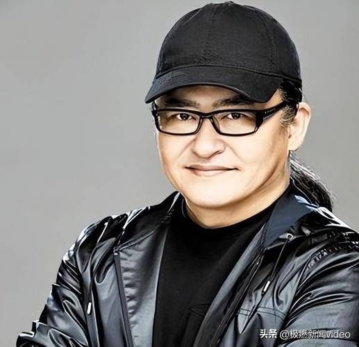 2022春晚刘欢戴帽子