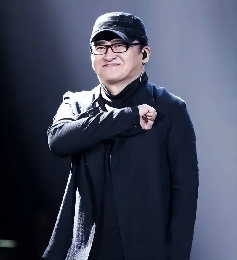 2022春晚刘欢的鞋子